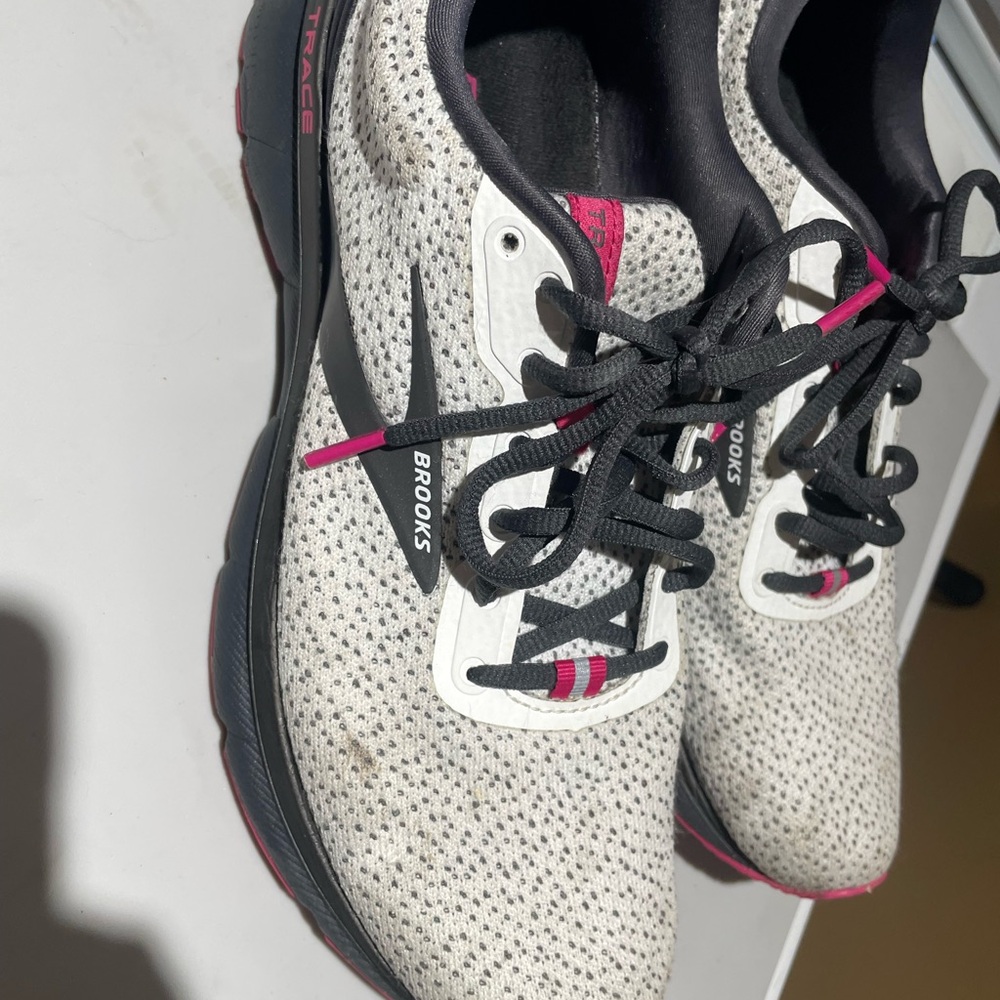Brooks Performance Athletic Shoes - Gray Black Pink Mesh